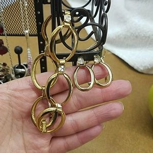 Avon Goldtone Earring & Bracelet Set